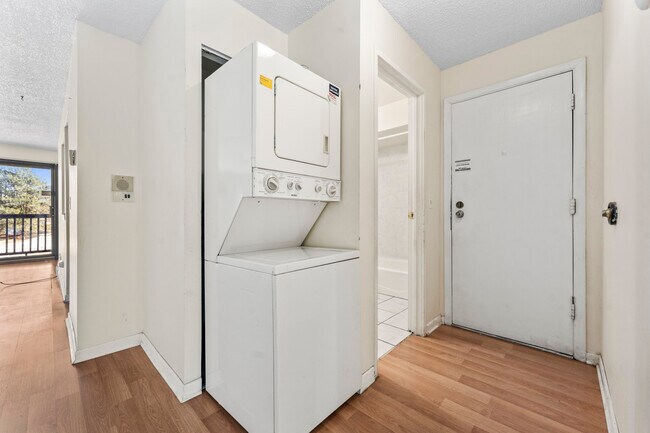 Building Photo - 225 S Gregory St