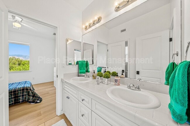 Building Photo - 1687 Picket Fence Dr