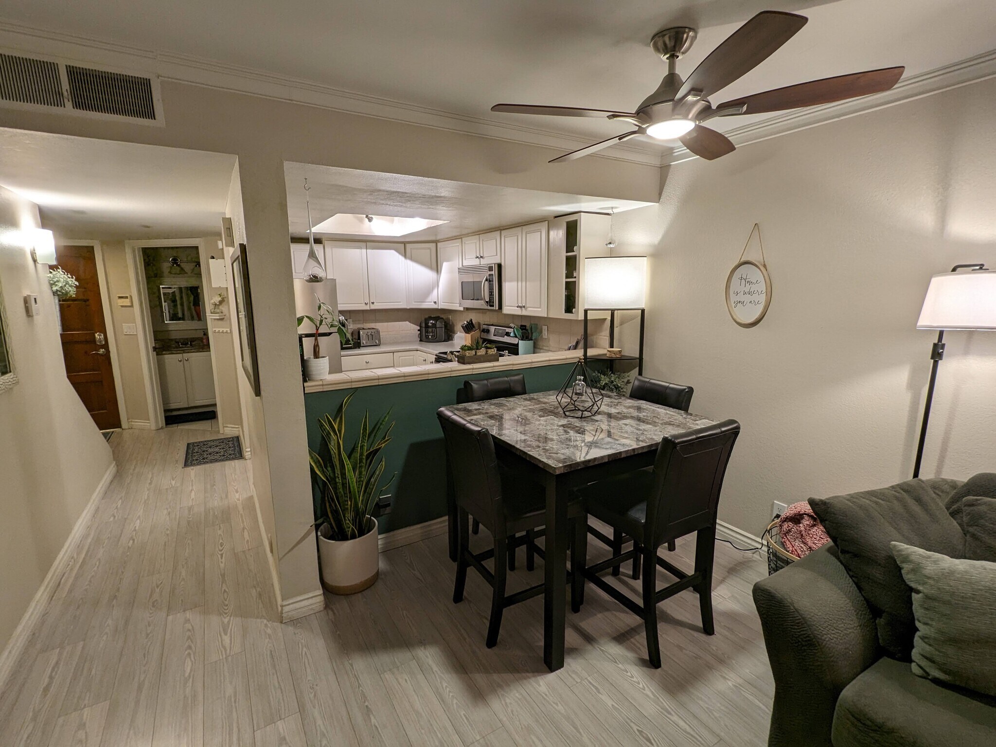 Building Photo - 7910 E Thomas Rd