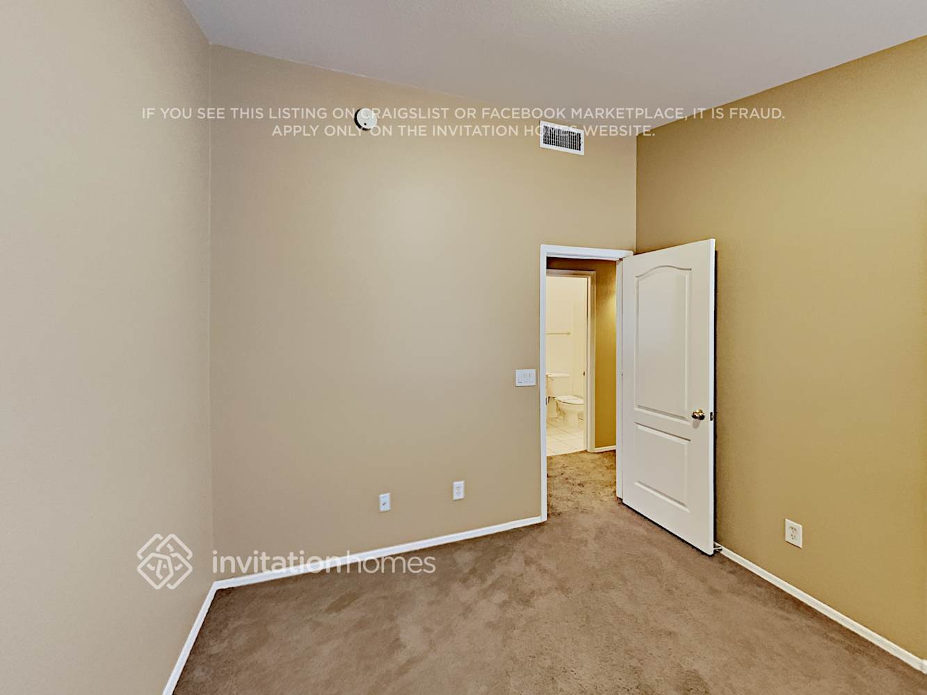 Building Photo - 9832 E Olla Ave