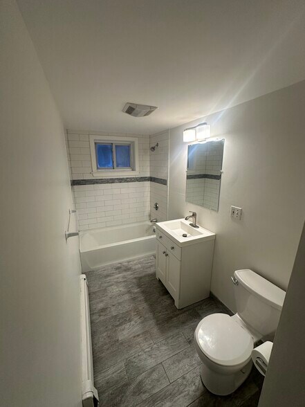 Building Photo - 63 Selkirk Rd