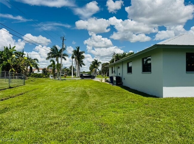Building Photo - 2241 Club House Rd