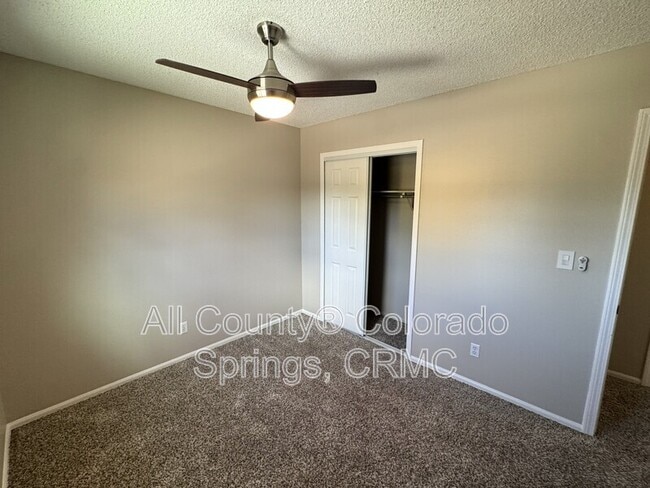 Building Photo - 5185 Nolte Dr N