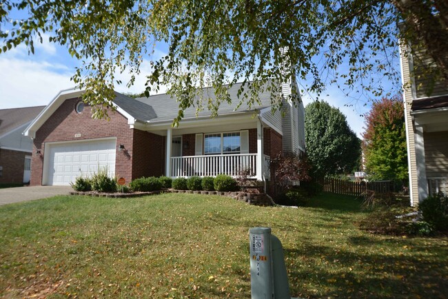 Primary Photo - Spacious 4BR/2.5BA East End Cape Cod