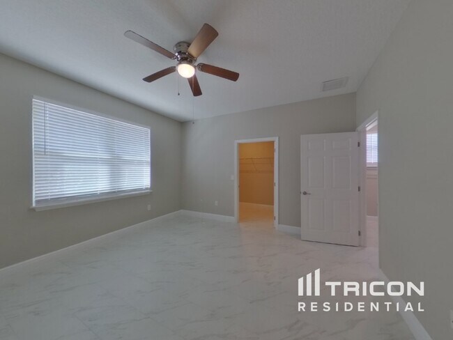 Building Photo - 719 4th Ave N