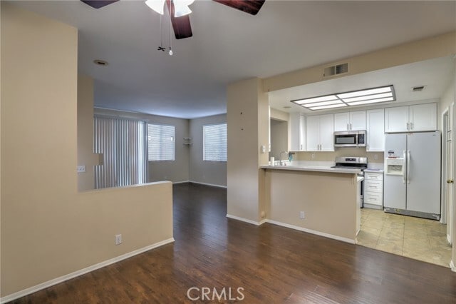 Building Photo - 732 N Siavohn Dr