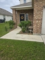 Building Photo - 974 Marquis Dr