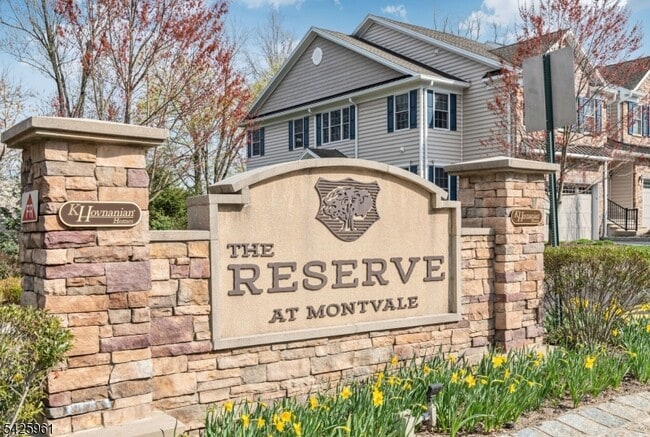 Building Photo - 63 Autumn Way