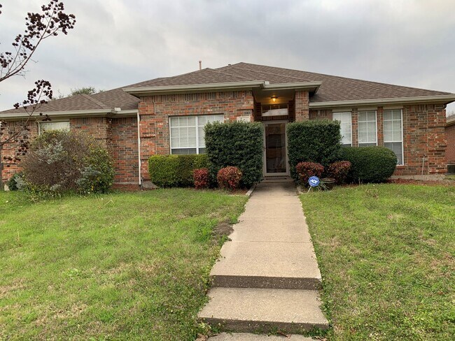 Building Photo - Beautiful 4 bedroom 2 bath home