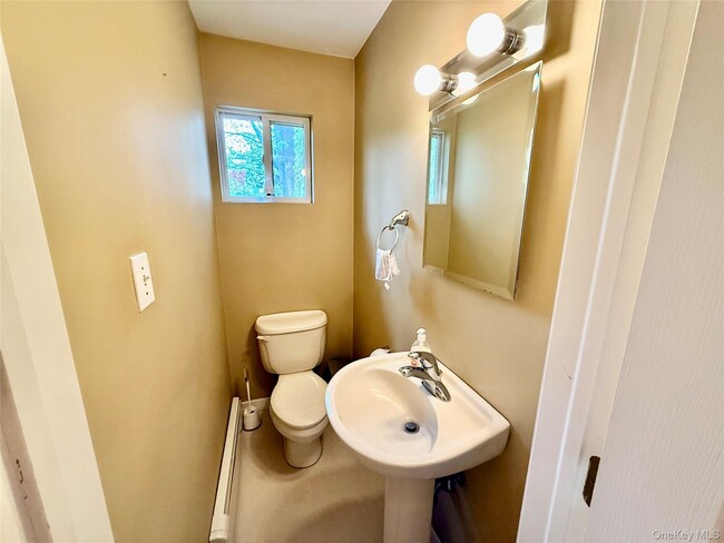 Building Photo - 22 Van Wicklen Ct