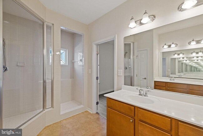 Building Photo - 942 Hall Station Dr