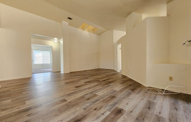 Building Photo - 11867 Venetian Dr