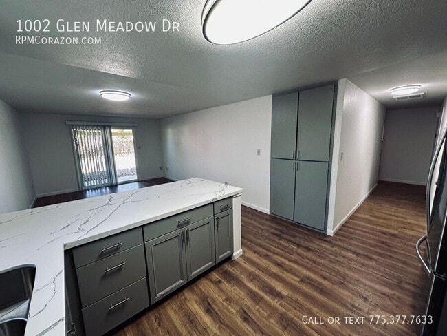 Building Photo - 1002 Glen Meadow Dr