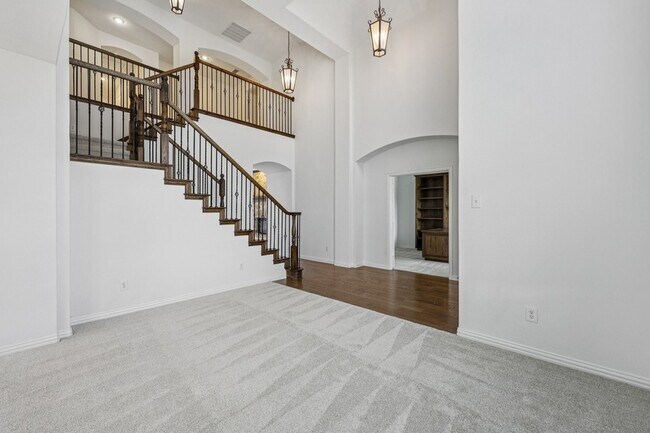 Building Photo - 11295 Apple Valley Dr