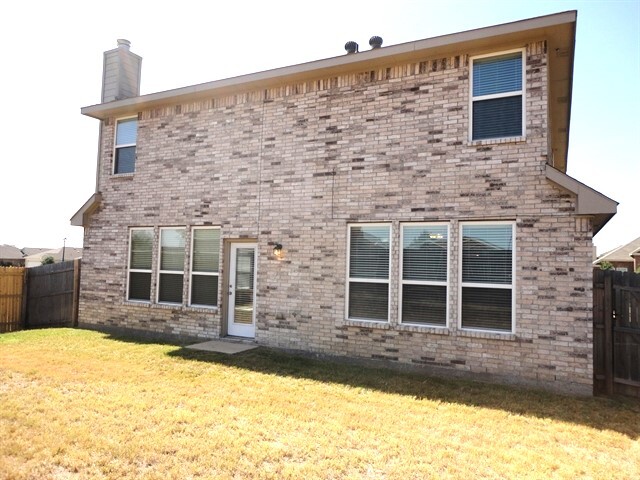 Building Photo - 1204 Cottonwood Dr