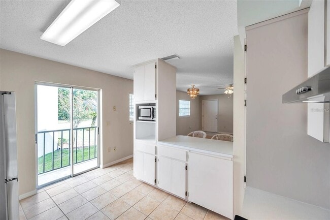 Building Photo - 6632 Hickorywood Ln