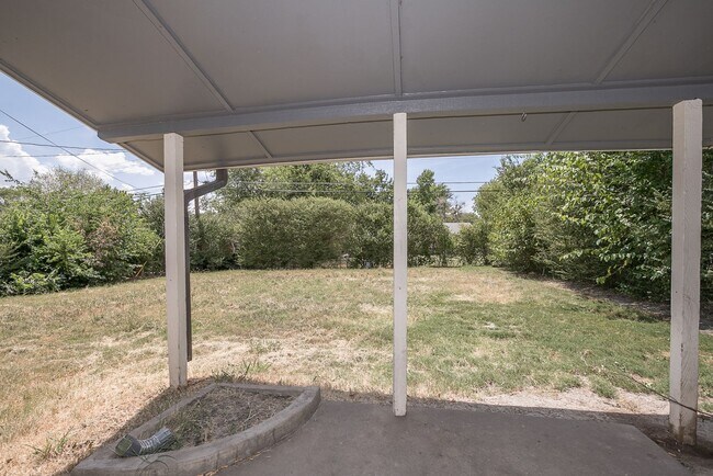 Building Photo - Cute Tulsa Home Coming Soon! 3 bedrooms and 1 bath