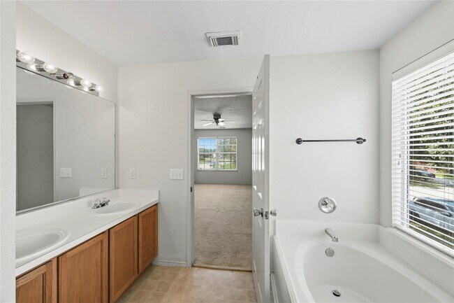 Building Photo - 14954 Sugar Sands Dr