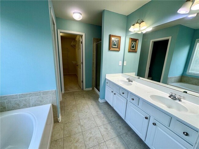 Building Photo - 8965 Friarbridge Dr