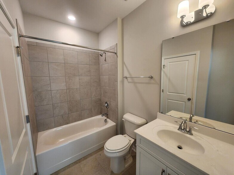 Building Photo - 2331 Big Sky Ln
