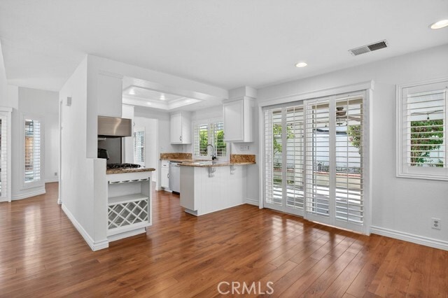 Building Photo - 14 Cll Alimar