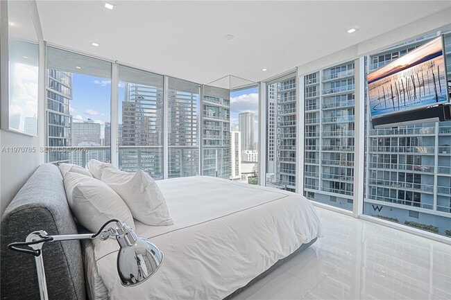 Building Photo - 475 Brickell Ave