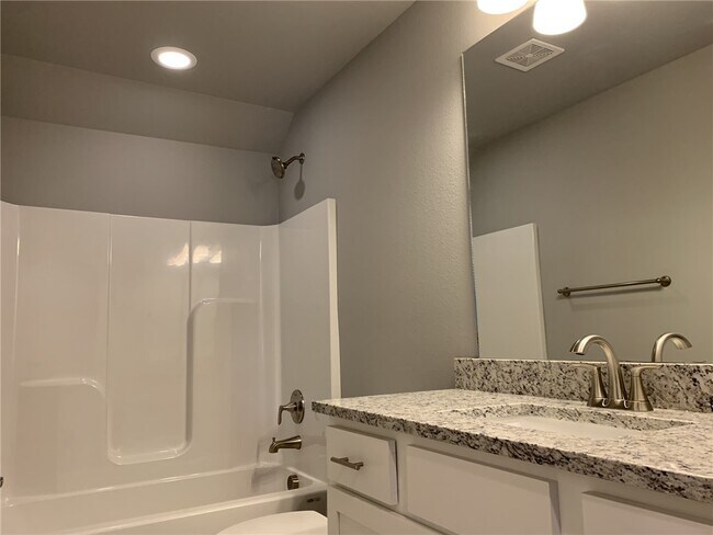 Building Photo - 5913 SW Gentle Winds Rd