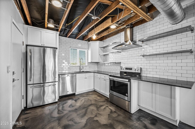 Building Photo - 3601 N 15th Ave