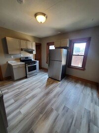 Building Photo - 1537 S 62nd St