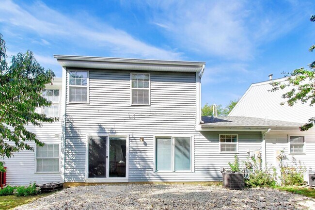 Building Photo - 505 Newbury Dr