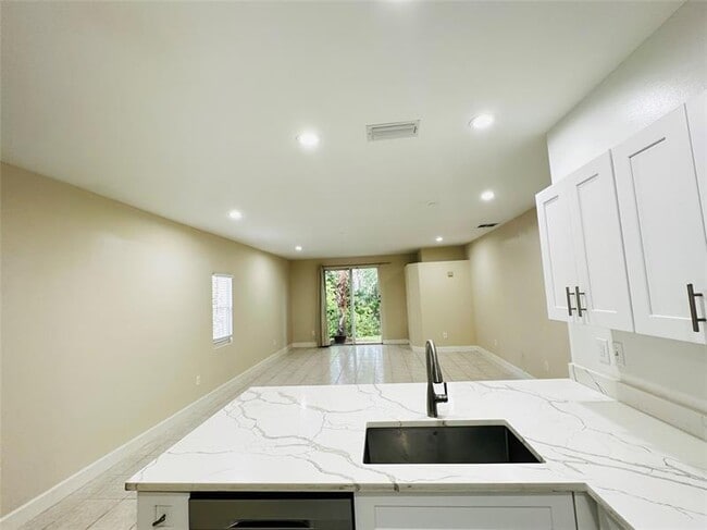 Building Photo - 4834 NW 58th Manor