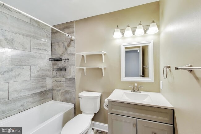 Building Photo - 7802 Guildberry Ct