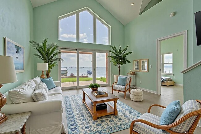 Building Photo - 2109 Gunwale Cir