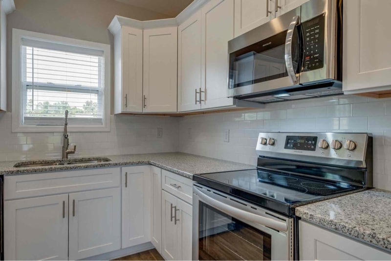 Building Photo - 648 S Tunnel Rd