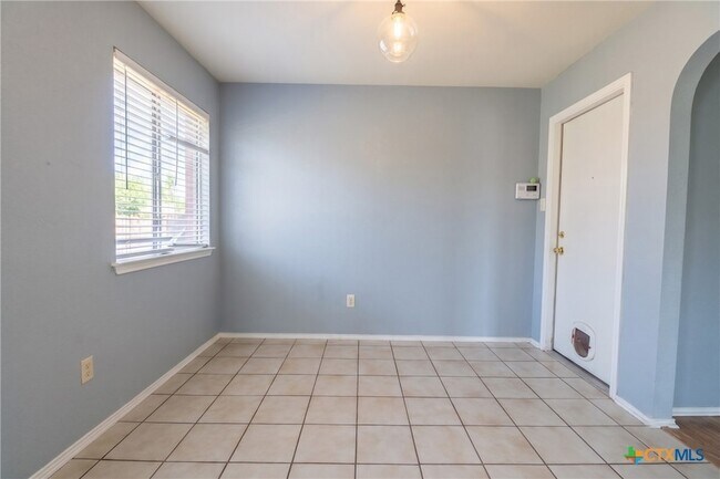 Building Photo - 5707 Montrose Dr