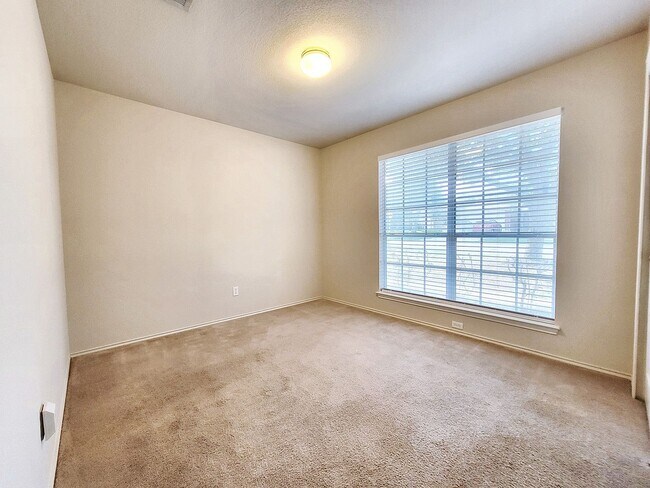 Building Photo - Charming 3BD/2BA Home with Spacious Backyard in Cedar Park