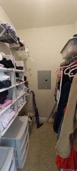 Building Photo - 710 E Boyd Dr