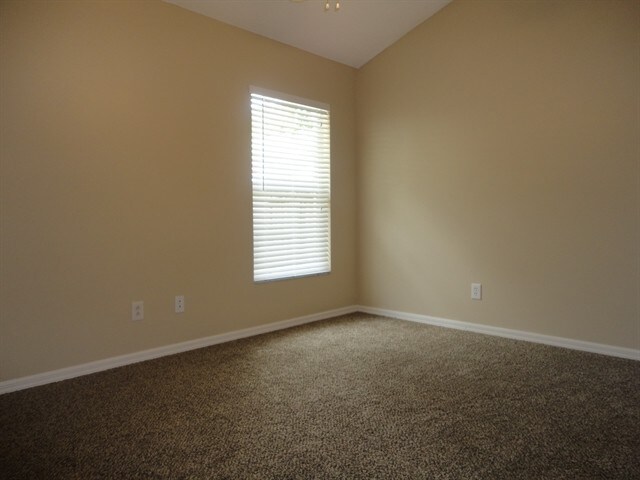 Building Photo - 2302 Lyncrest Ct