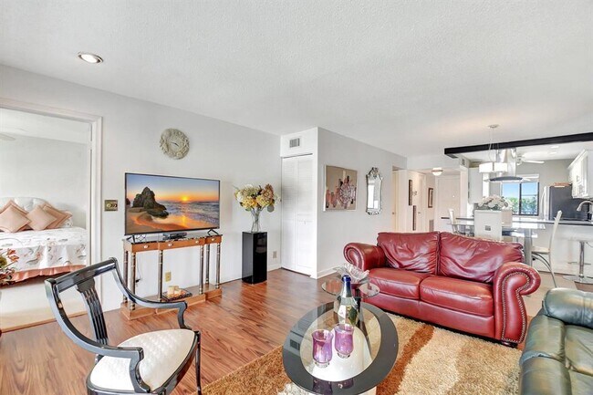 Building Photo - 4070 Tivoli Ct