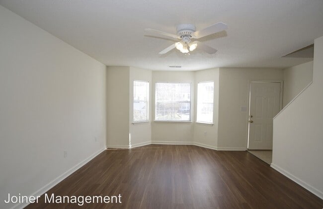 Building Photo - 120 Mark Twain Cir