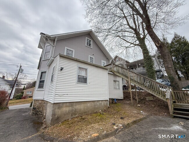 Building Photo - 13 Park Ave