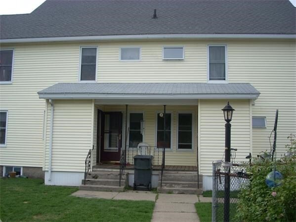 Building Photo - 136 Ferry St