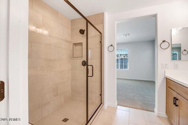 Building Photo - 3 Bedroom 2.5 Bathroom North Creek Home in Queen Creek