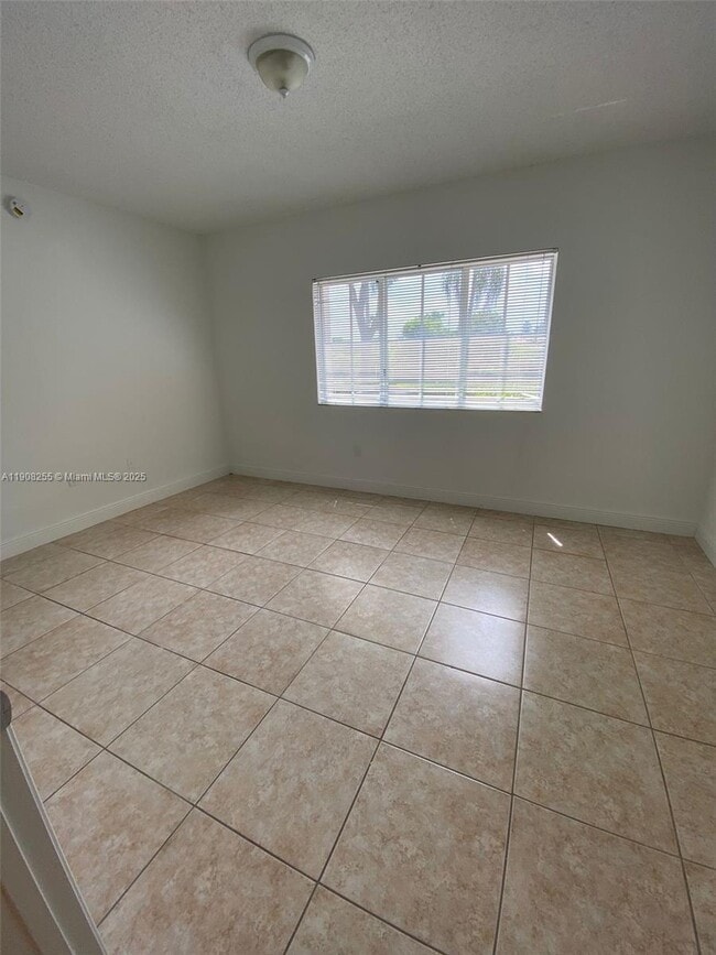 Building Photo - 2452 Centergate Dr