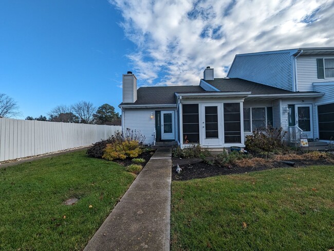 Building Photo - Discover Tranquil Living in Georgetown: A Cozy 2-Bedroom Retreat with All-Season Patio and Conven...