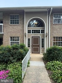 Building Photo - 1942 Kennedy Dr