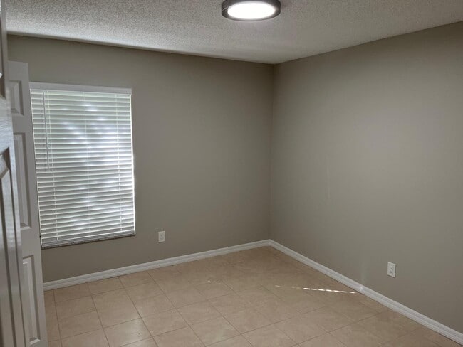 Building Photo - 1918 Turtle Creek Pl