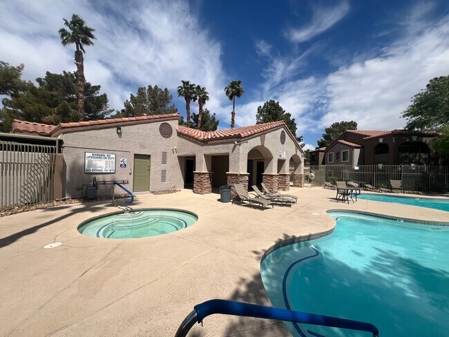 Building Photo - Desert Shores area