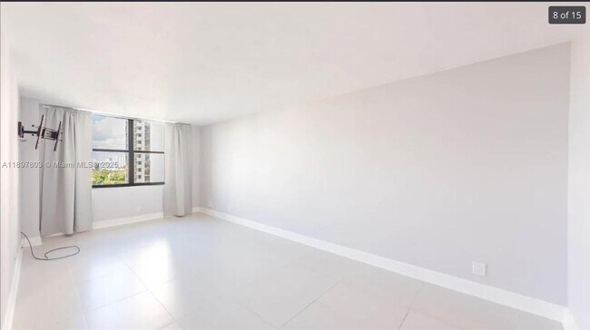 Building Photo - 18151 NE 31st Ct