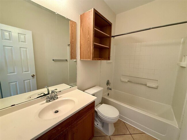 Building Photo - 702 Estancia Way